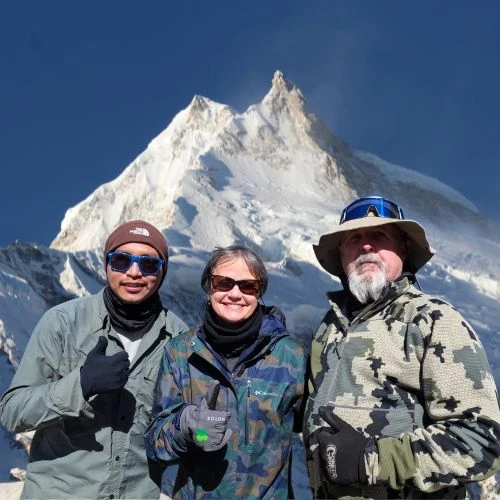 Picture with Mount Manaslu at Samagoan.