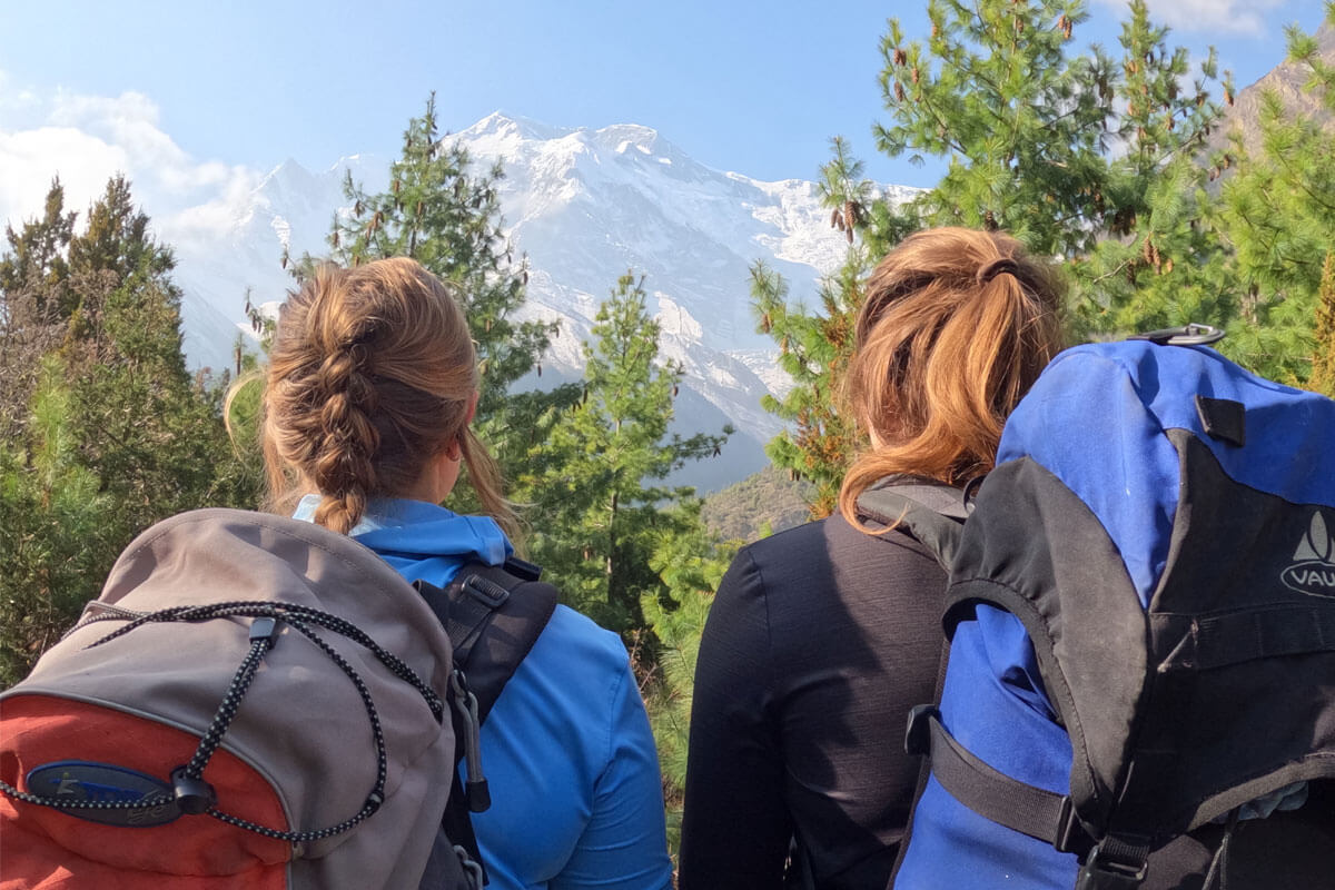 Annapurna Circuit Trek with Guide