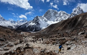 Dingboche trail