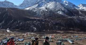 exploring Dingboche