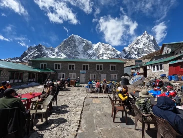lodge at dingboche