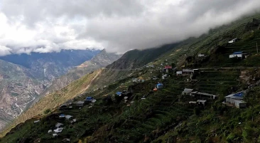 scene in between syabrubesi to ktm