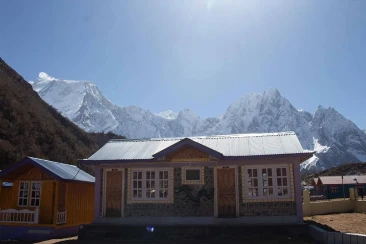 Teahouse at Bhimtang