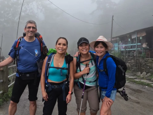 trekkers at timang